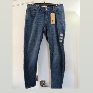 Levi's Women's Blue and Navy Jeans